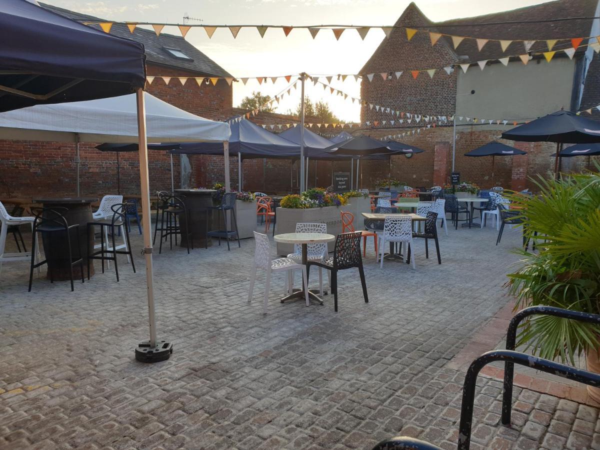 The Catherine Wheel Wetherspoon Hotel هنلي أون ثيمز المظهر الخارجي الصورة
