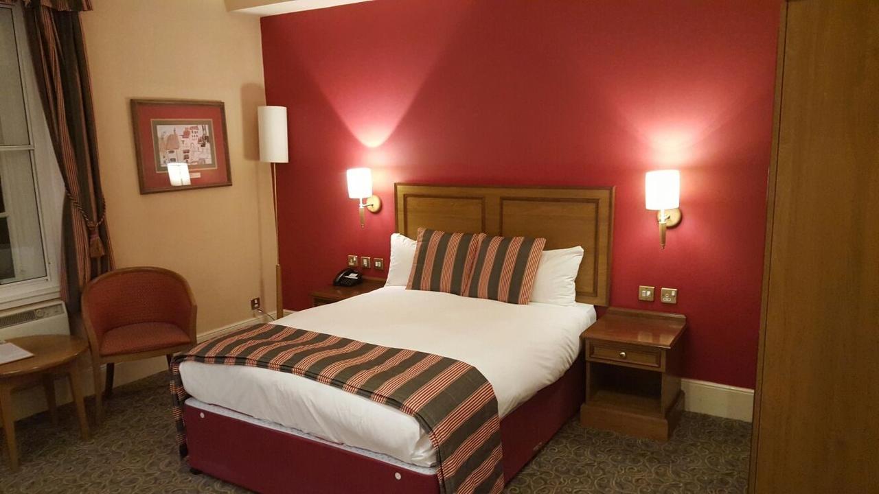 The Catherine Wheel Wetherspoon Hotel هنلي أون ثيمز المظهر الخارجي الصورة